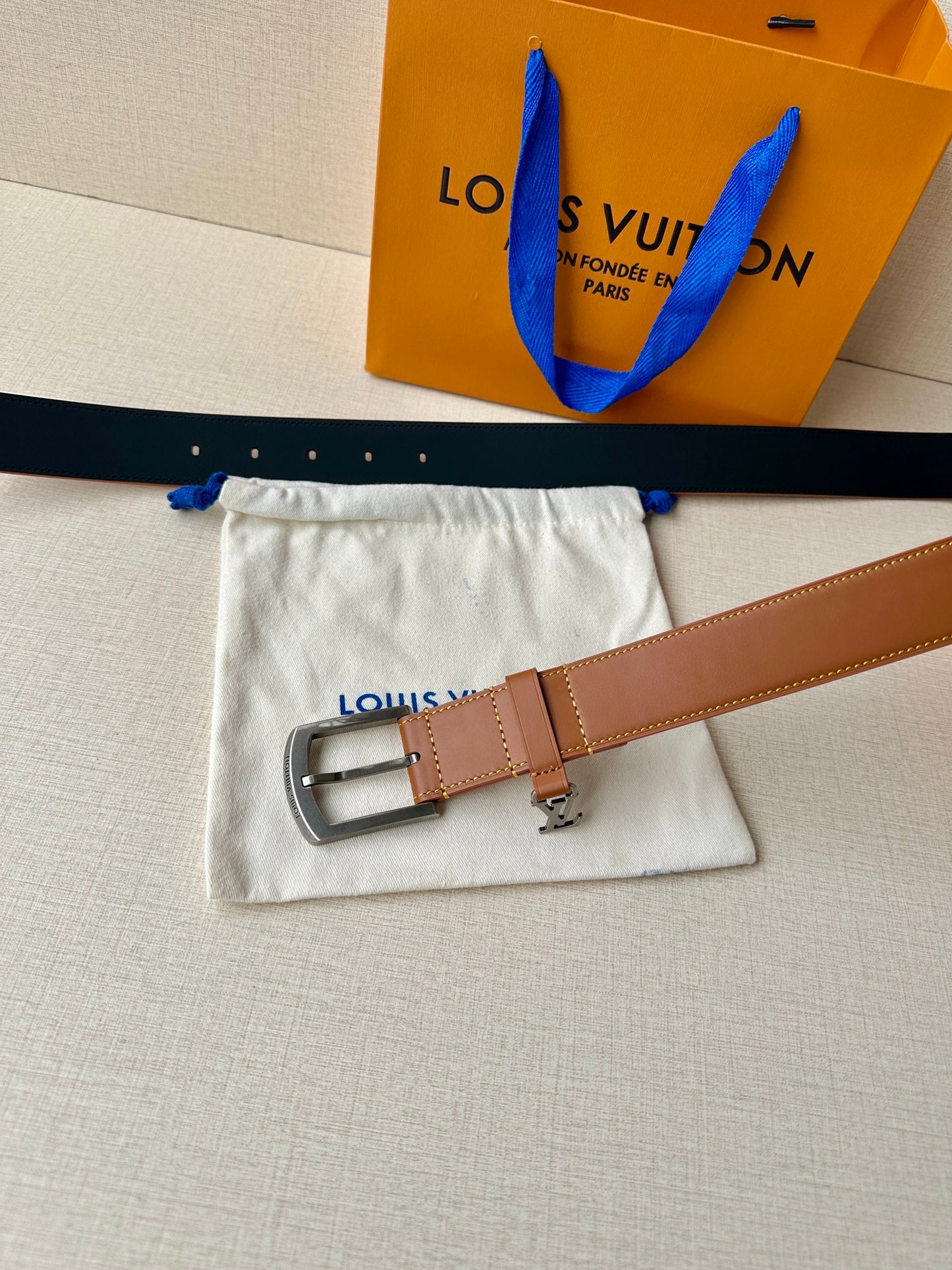 1WE160PDE Stylish High quality belt With full package