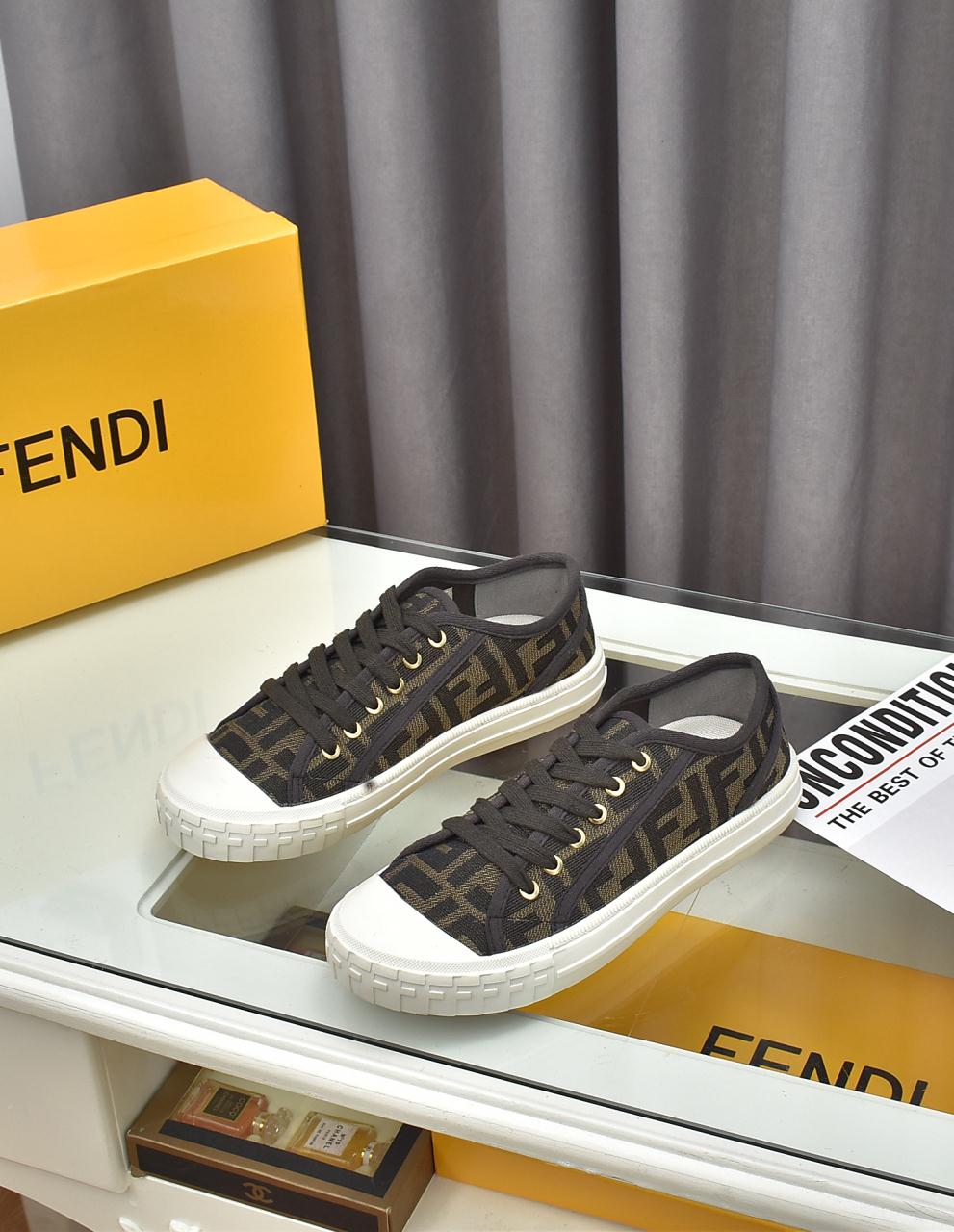 JYF2ZDE Stylish Sneakers