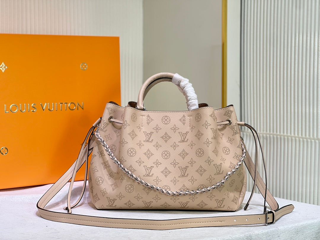 15XE13BDE Stylish leather bag)