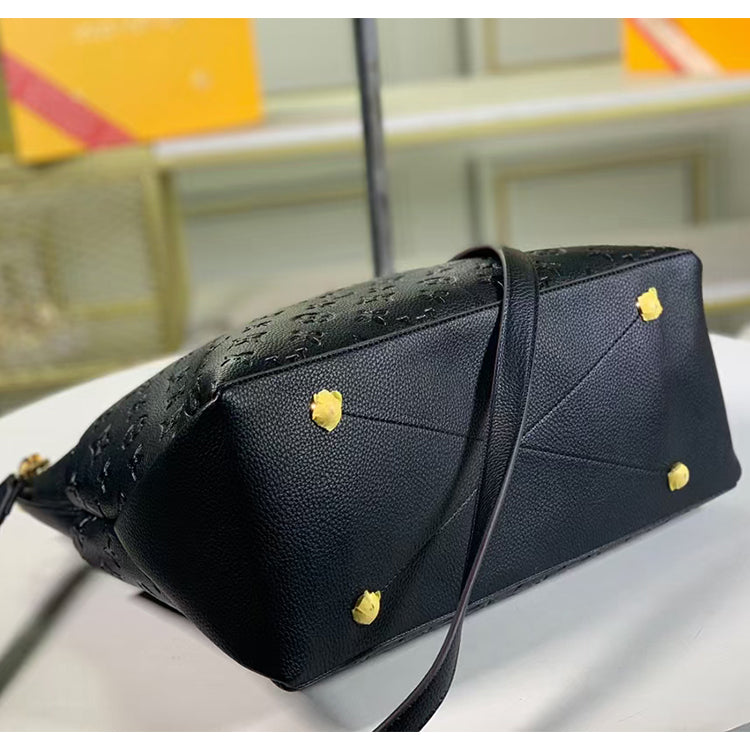 2E70BDE Stylish leather bag