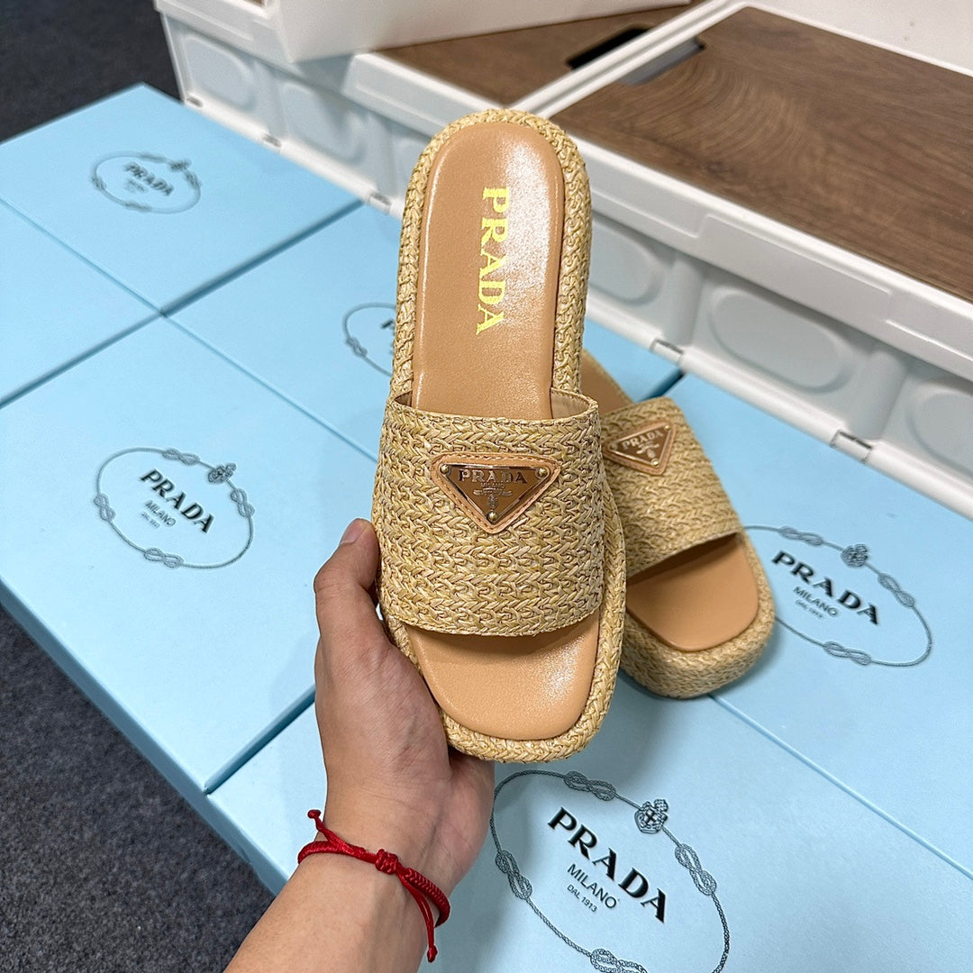 14PD23ZDE Stylish slippers