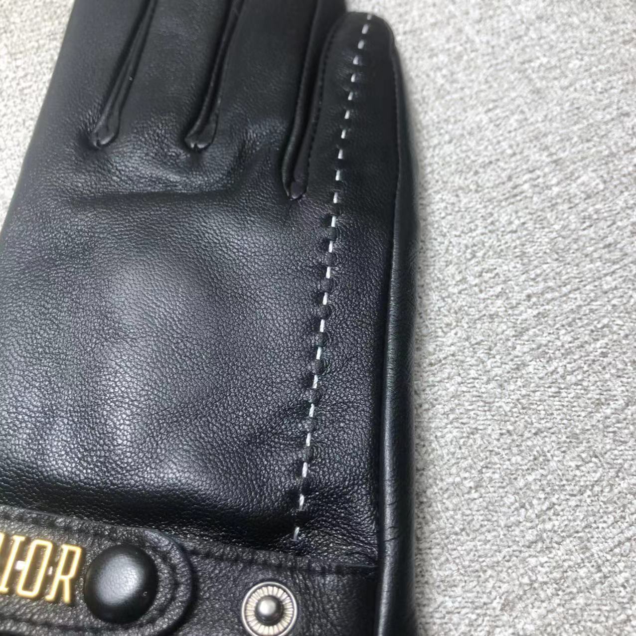 24D82SDE Stylish gloves