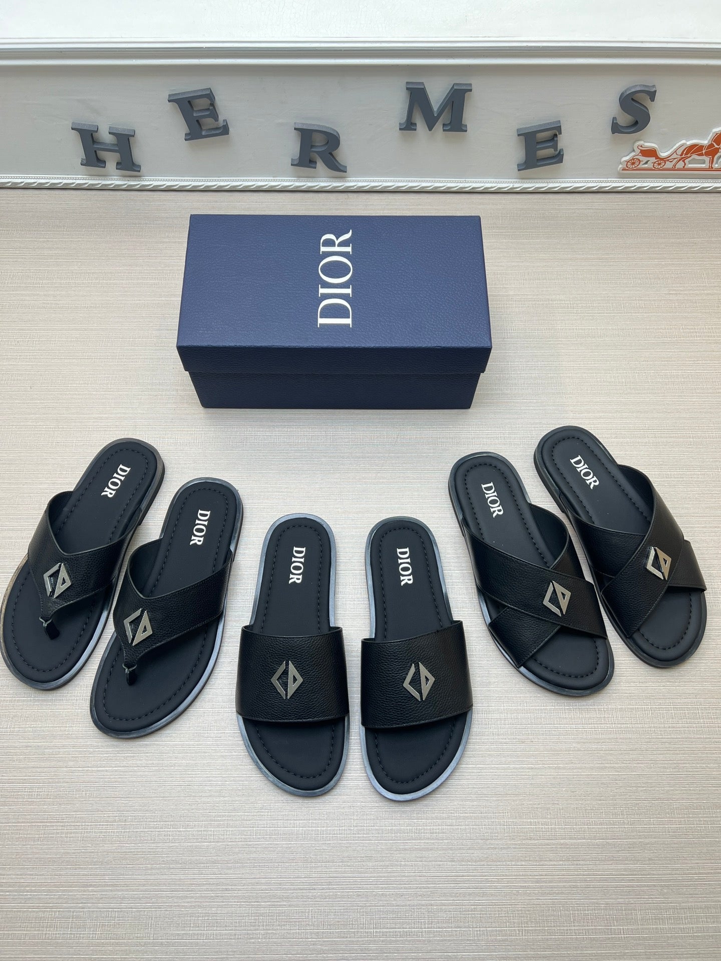 54D77ZDE Stylish slippers