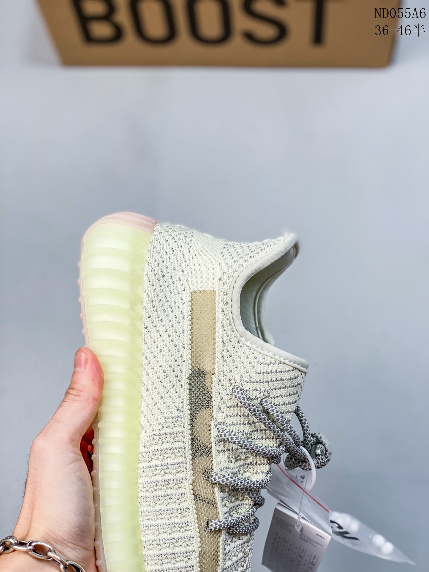 4YA74ZDE Stylish Sneakers (No Box, August-October Big Sale)