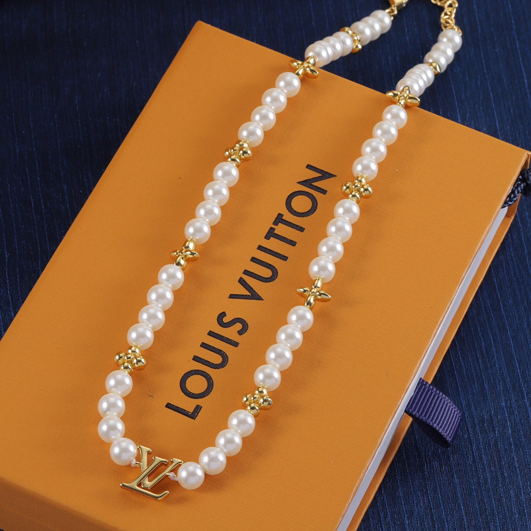 14E1017XDE Stylish Necklaces