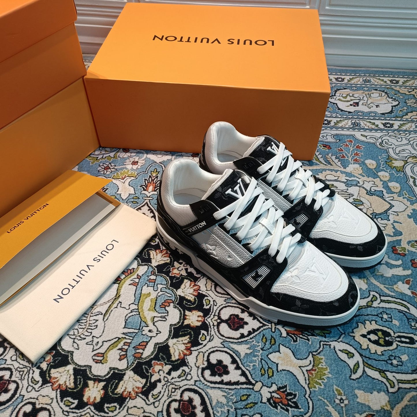 1XE23ZDE Stylish Sneakers