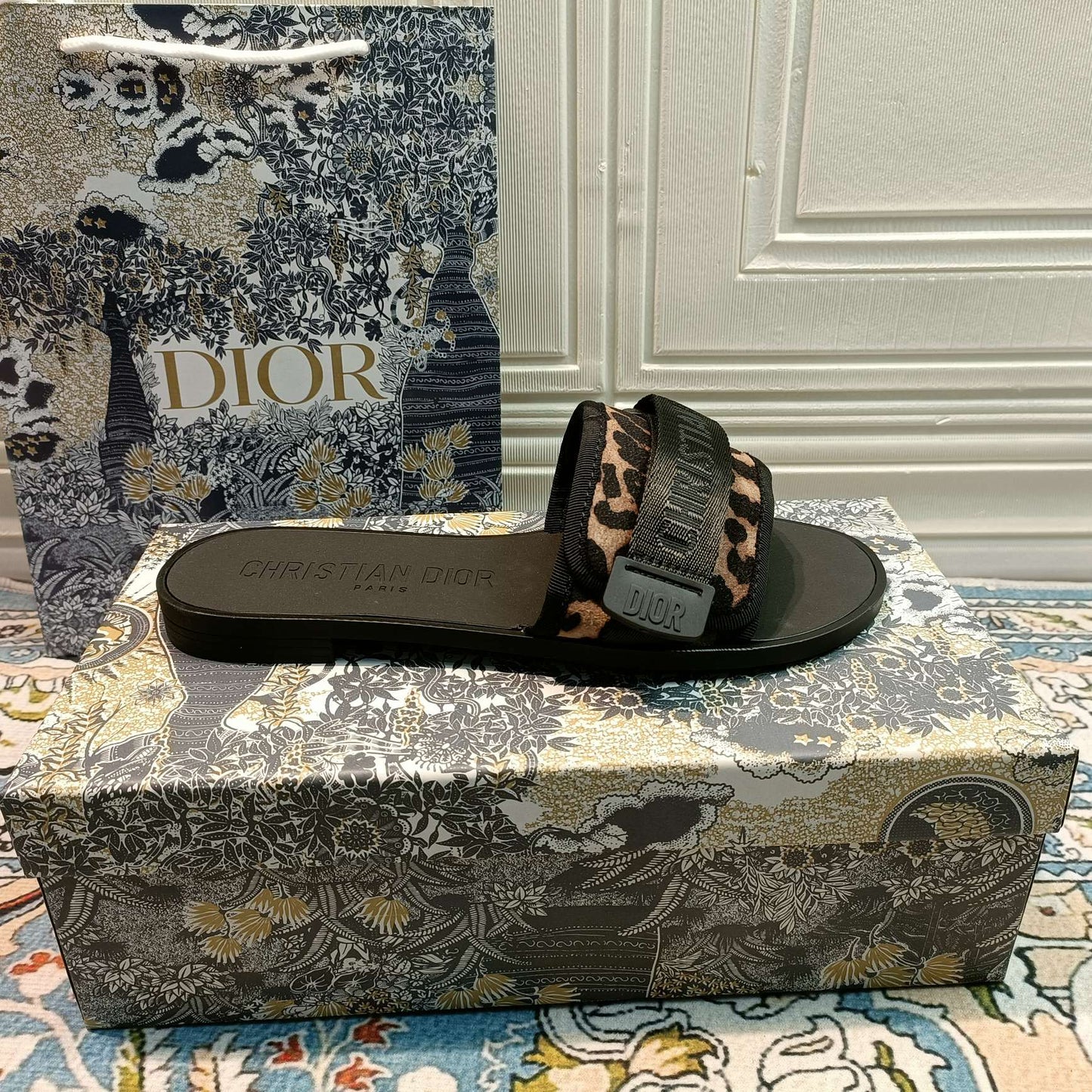 14D20ZDE Stylish Slippers
