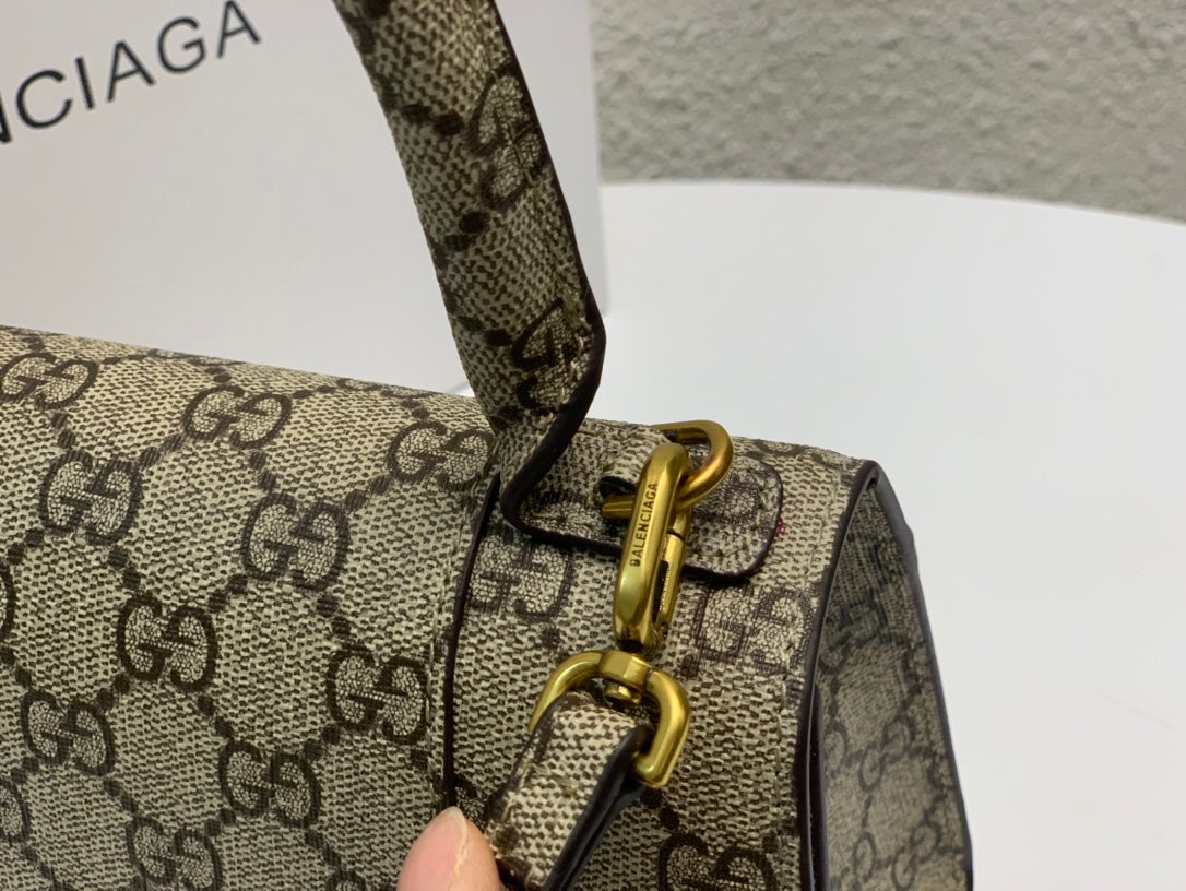 1B40BDE Stylish leather bag