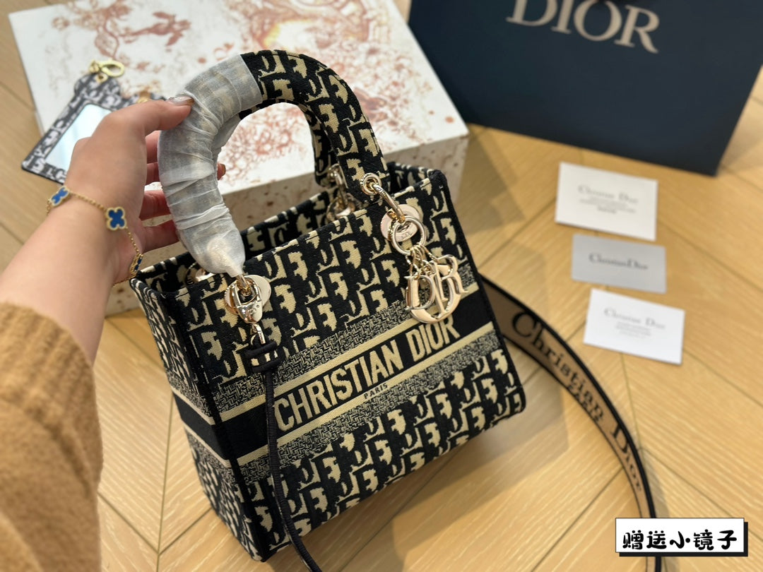 6XD241BDE Stylish bag