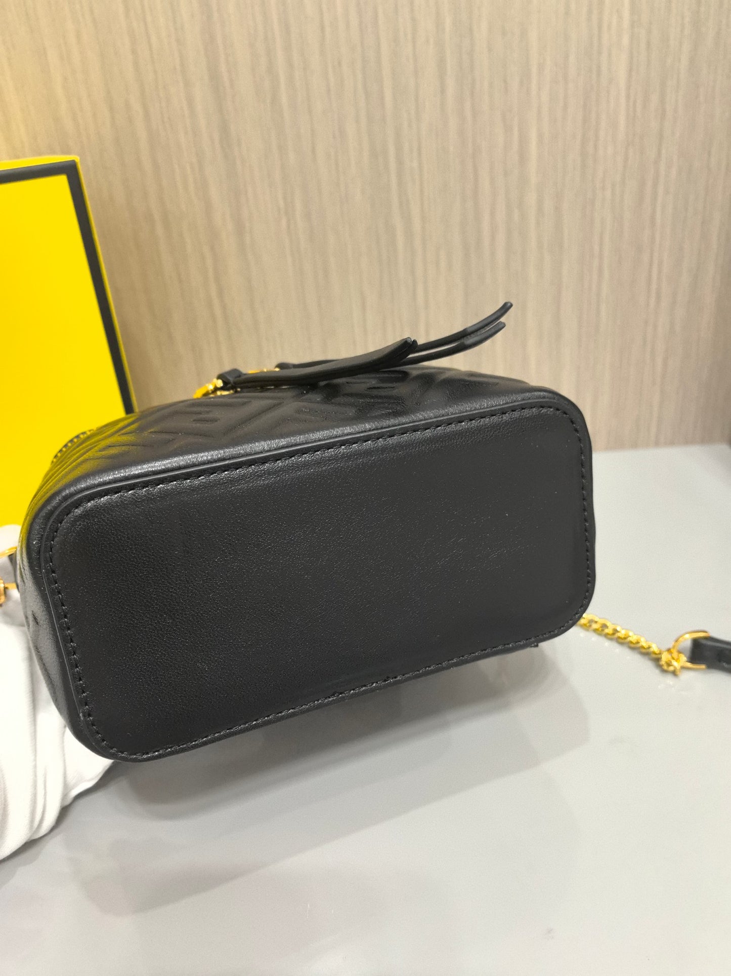 15RF59BDE Stylish leather bag