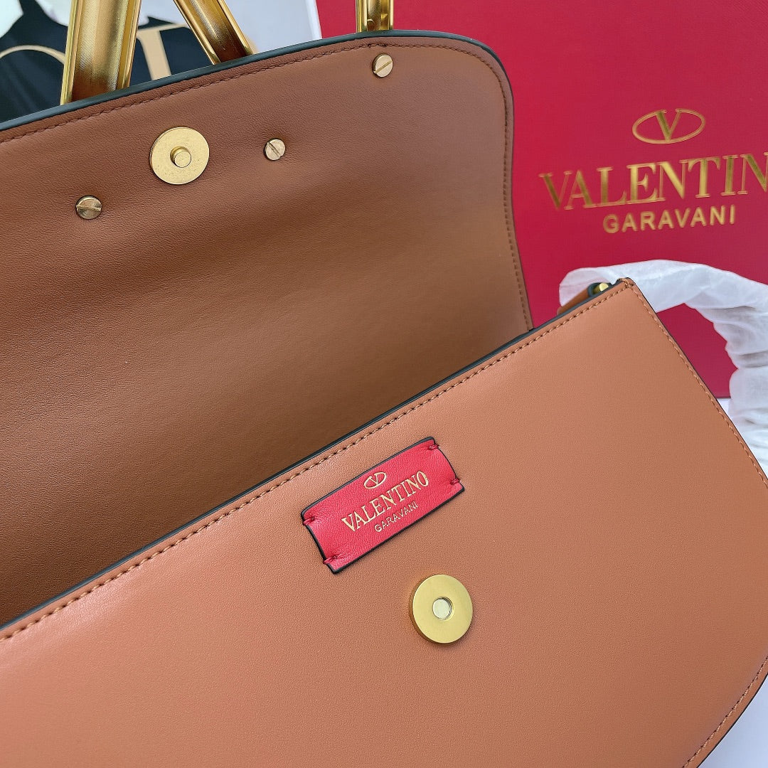 5A45BDE Stylish leather bag
