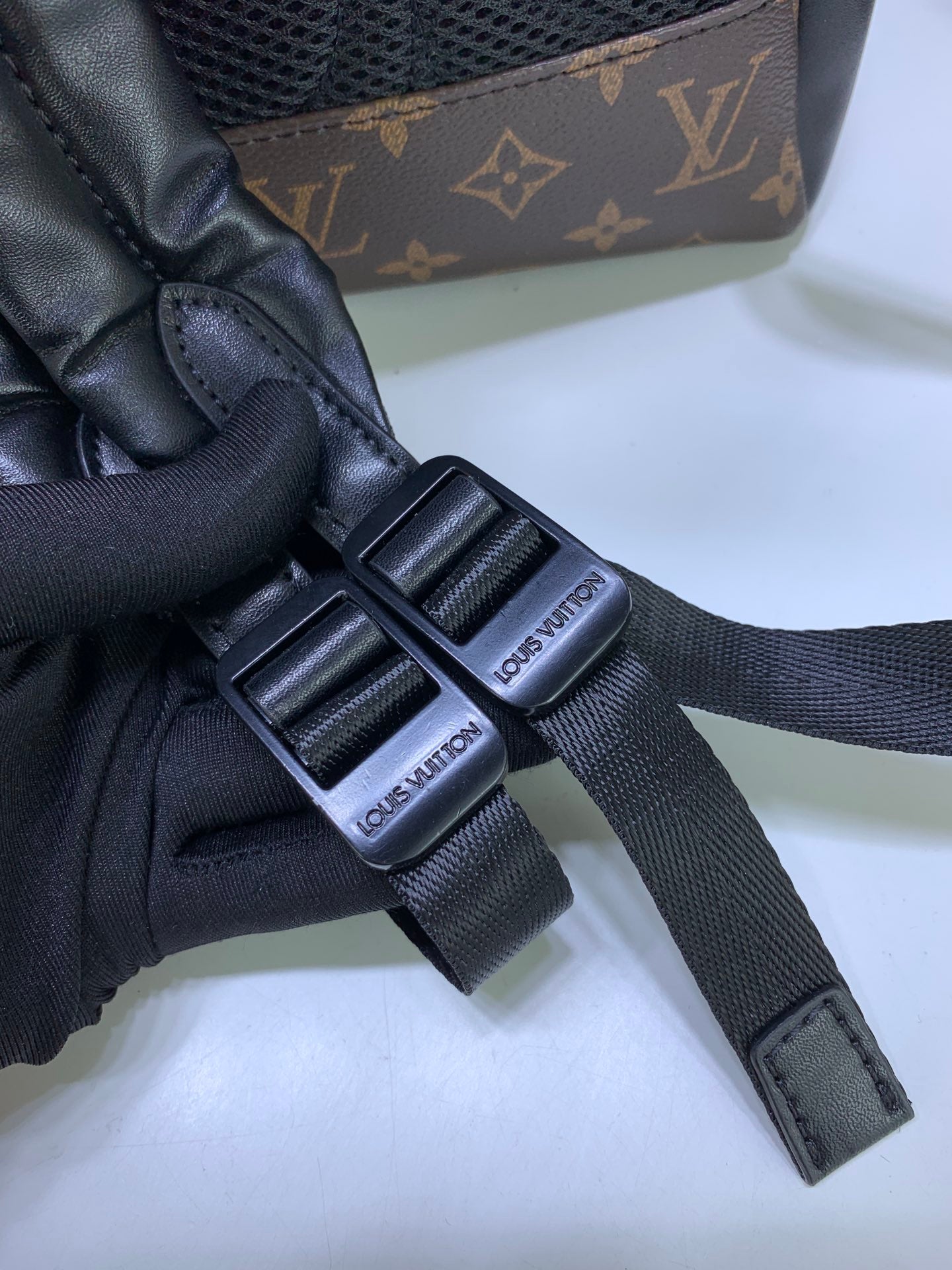 2XE346BDE Stylish leather bag