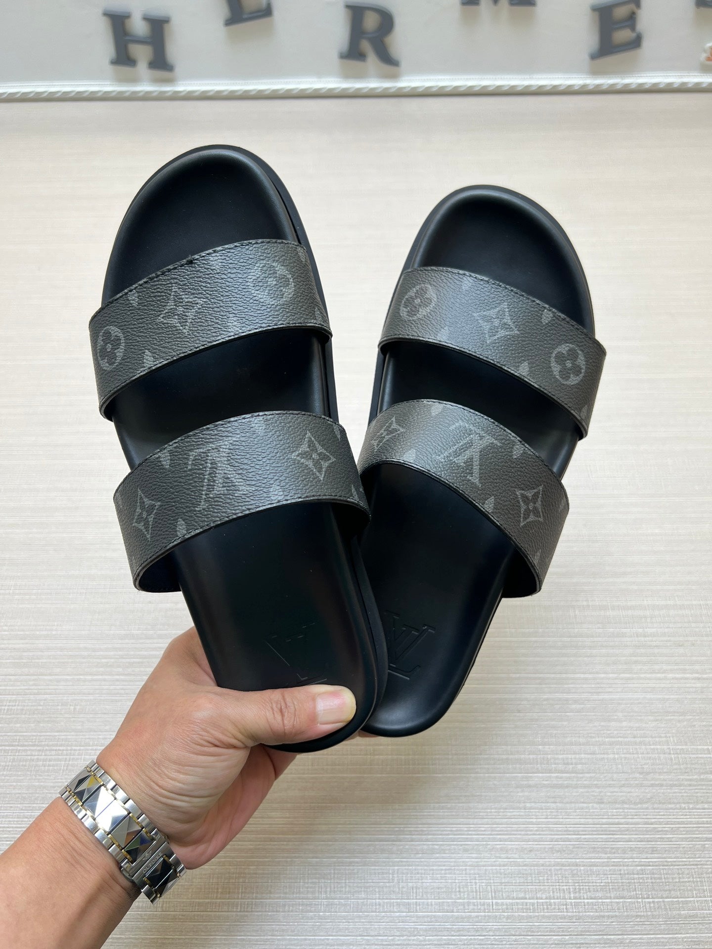 54E56ZDE Stylish slippers