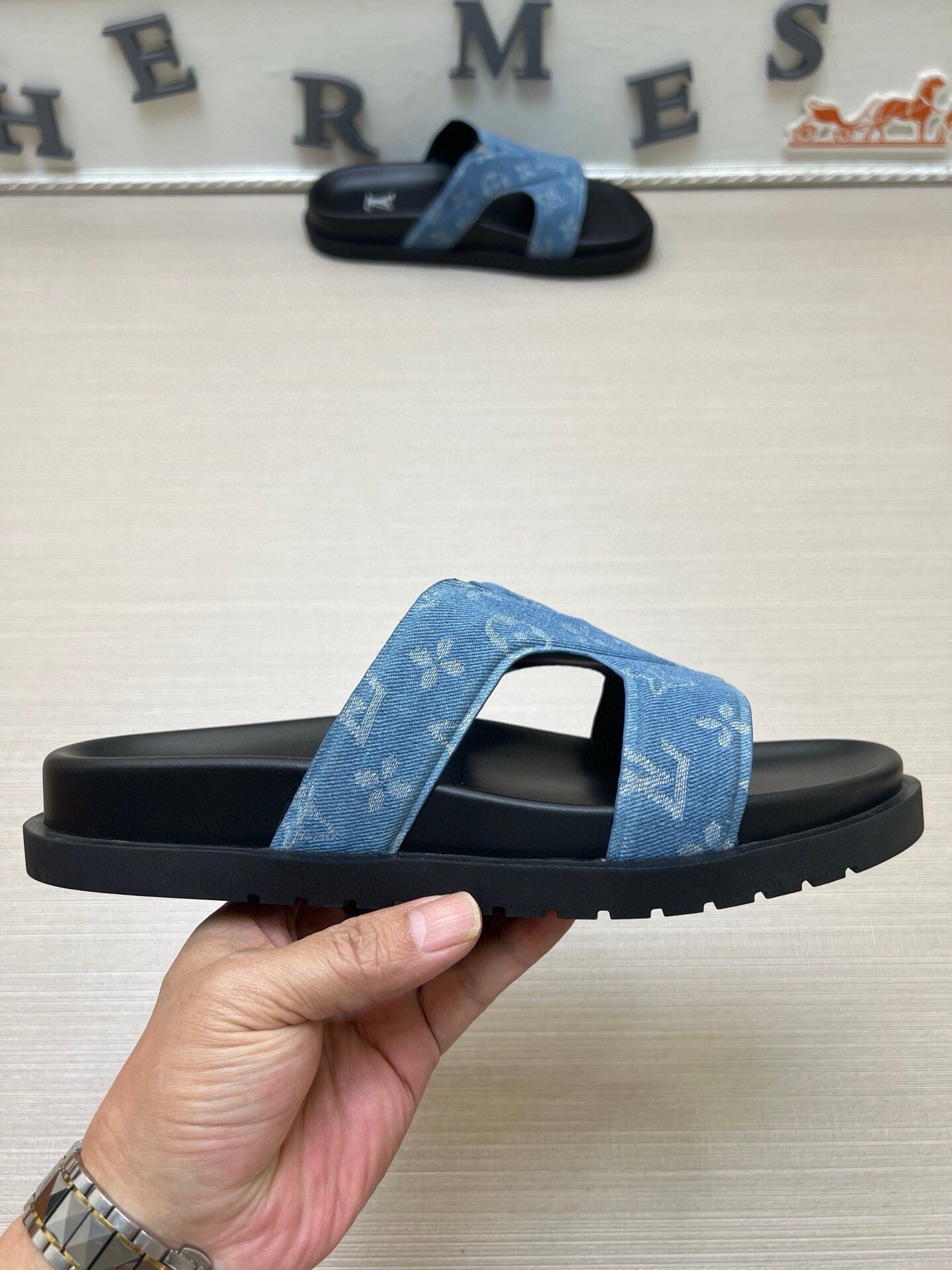 5LE226ZDE Stylish Slippers