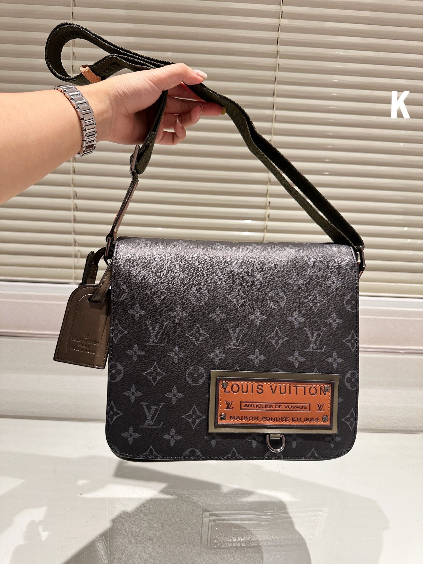 6XE182BDE Stylish leather bag