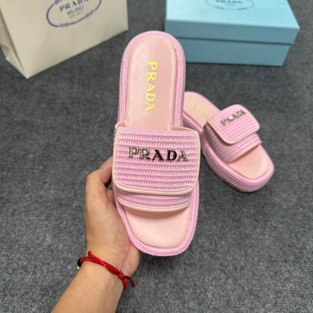 14PD24ZDE Stylish slippers