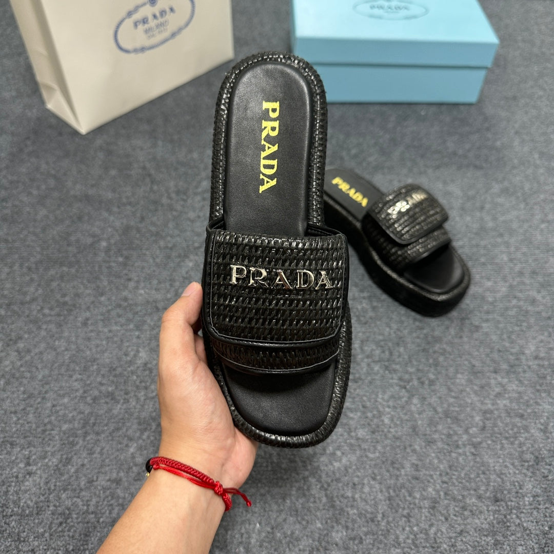 14PD24ZDE Stylish slippers