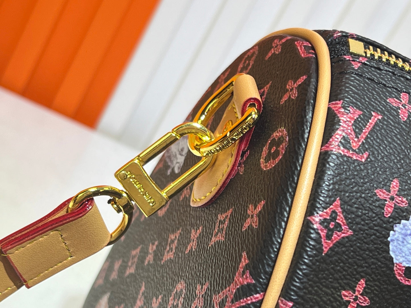 15XE6BDE Stylish leather bag