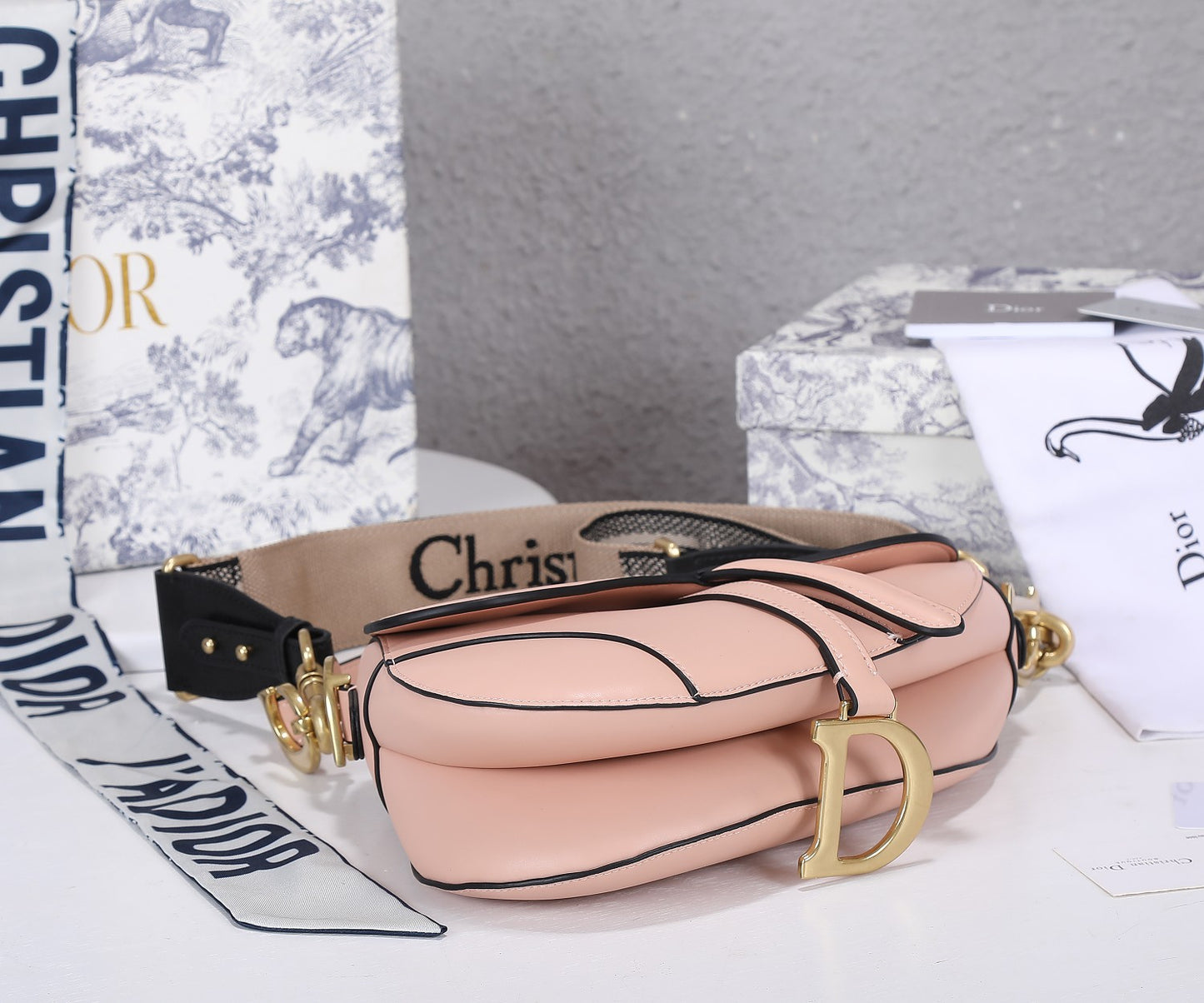 5D11BDE Stylish leather bag