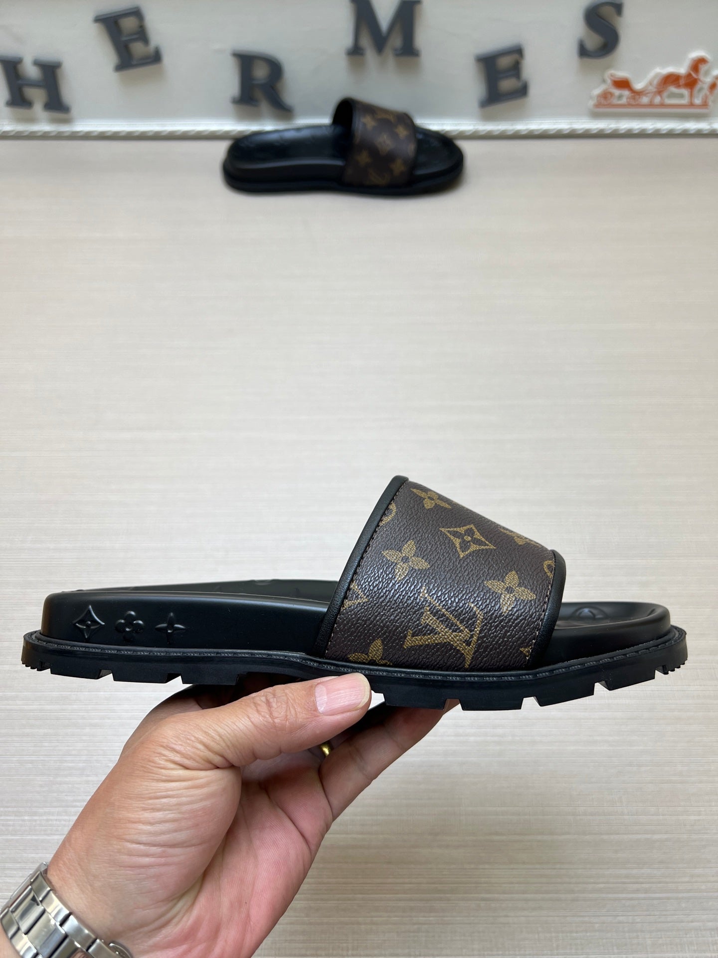 535ZE304ZDE Stylish Slippers