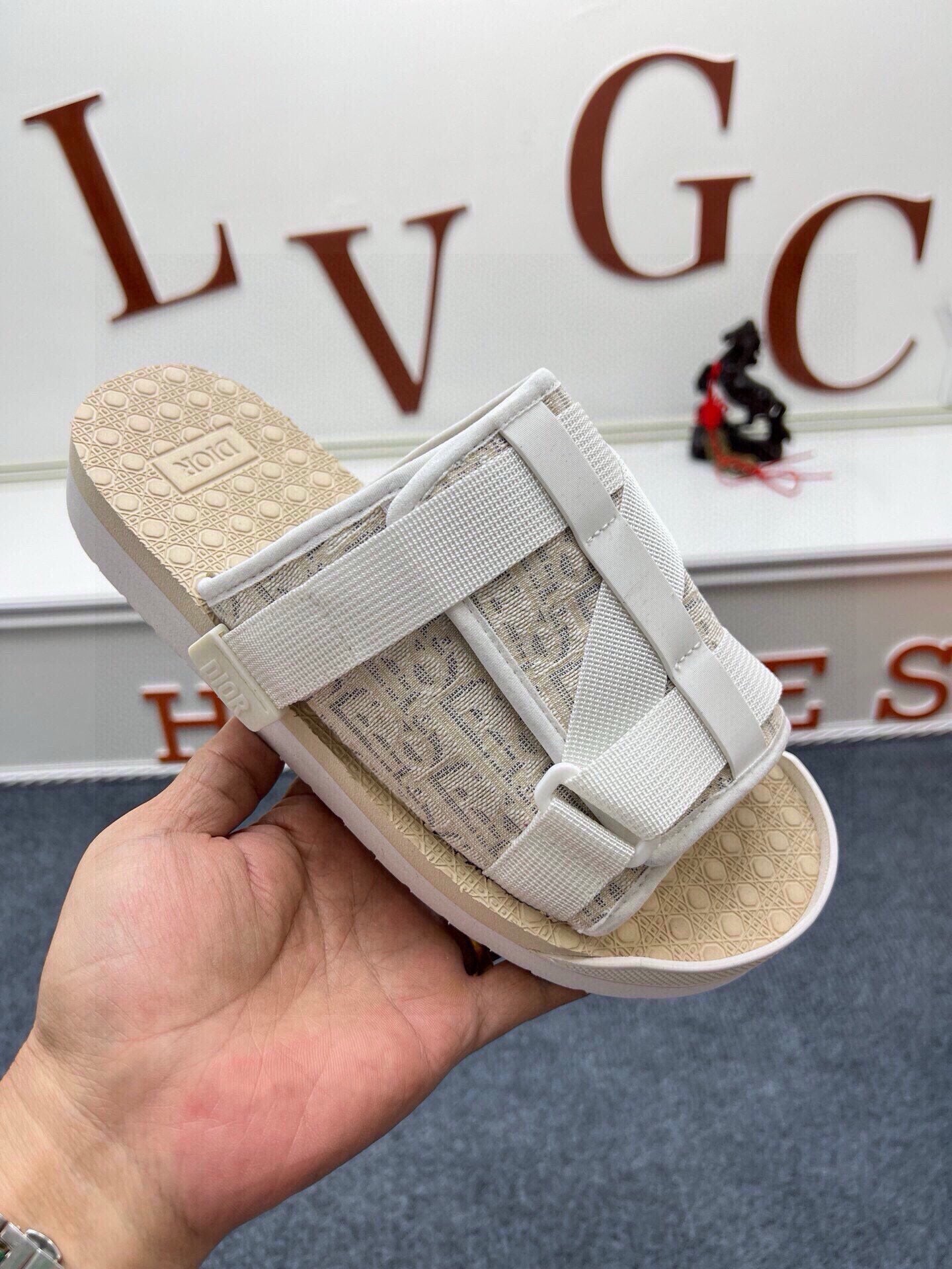 535ZD305ZDE Stylish Slippers