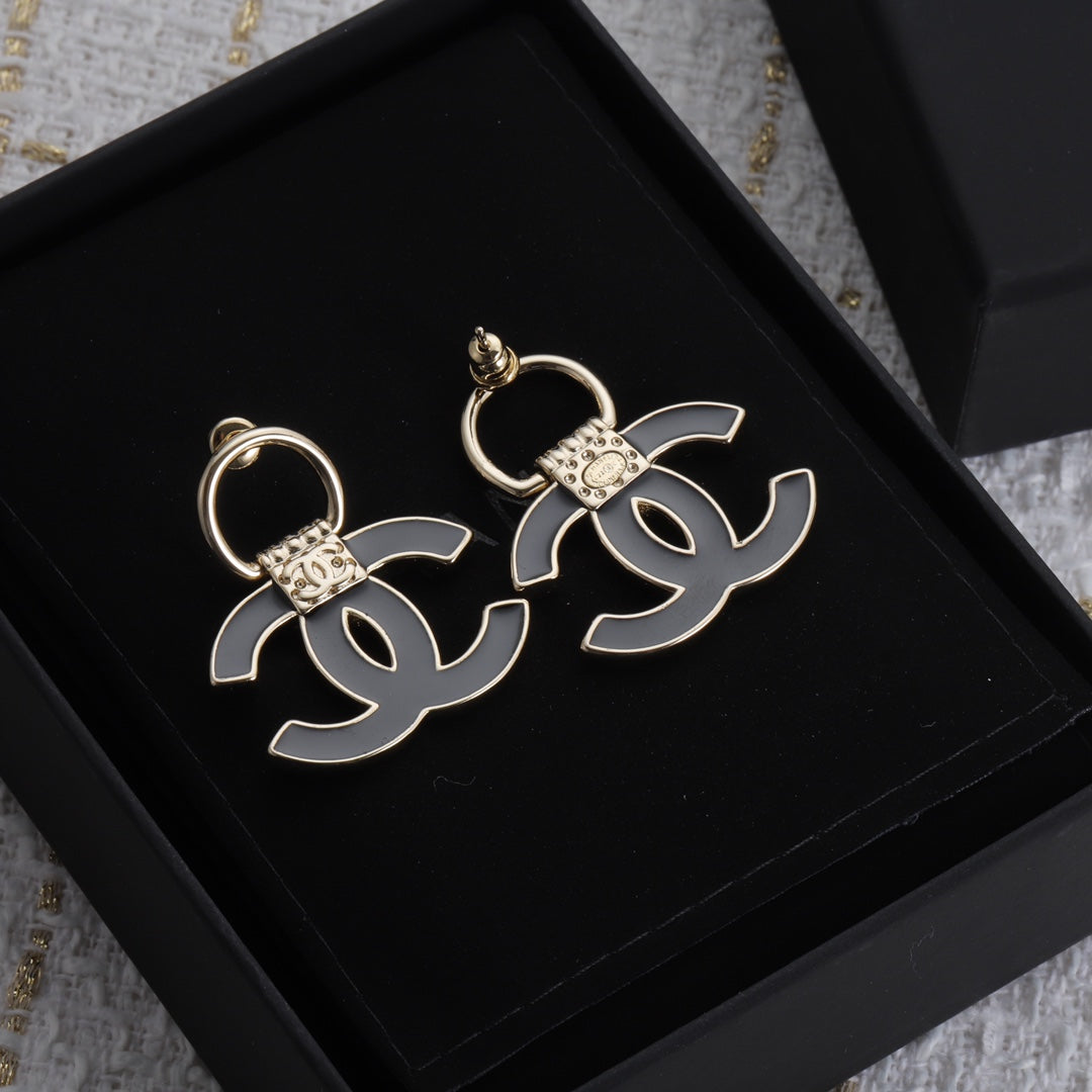 1YC5EDE Stylish Earrings