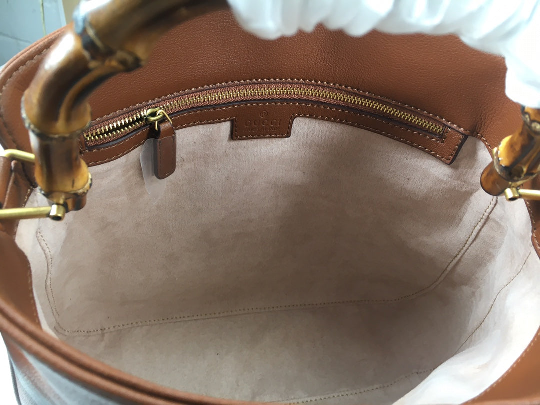 15RB117BDE Stylish leather bag