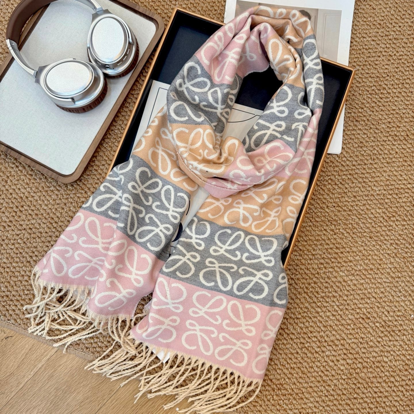 175RA42WDE Stylish Winter Scarves