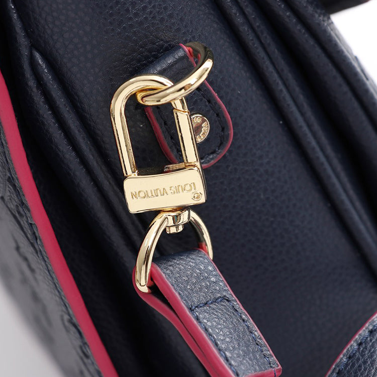 AE92BDE Stylish leather bag