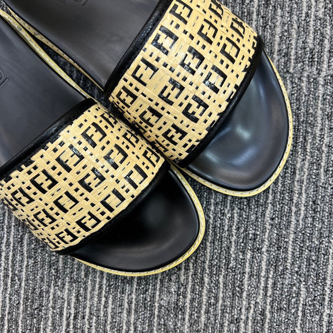 5XF104ZDE Stylish Slippers