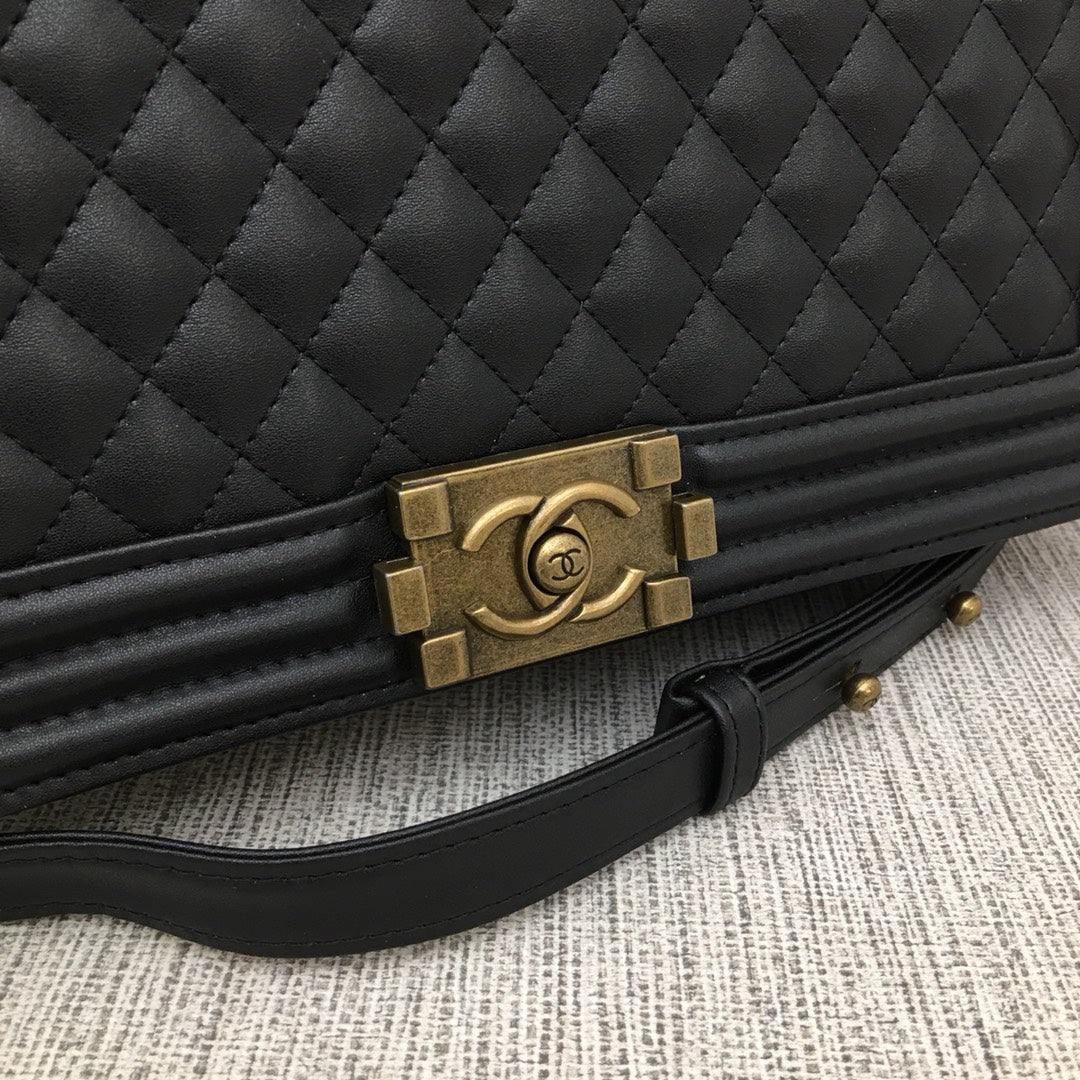 5C60BDE Stylish leather bag