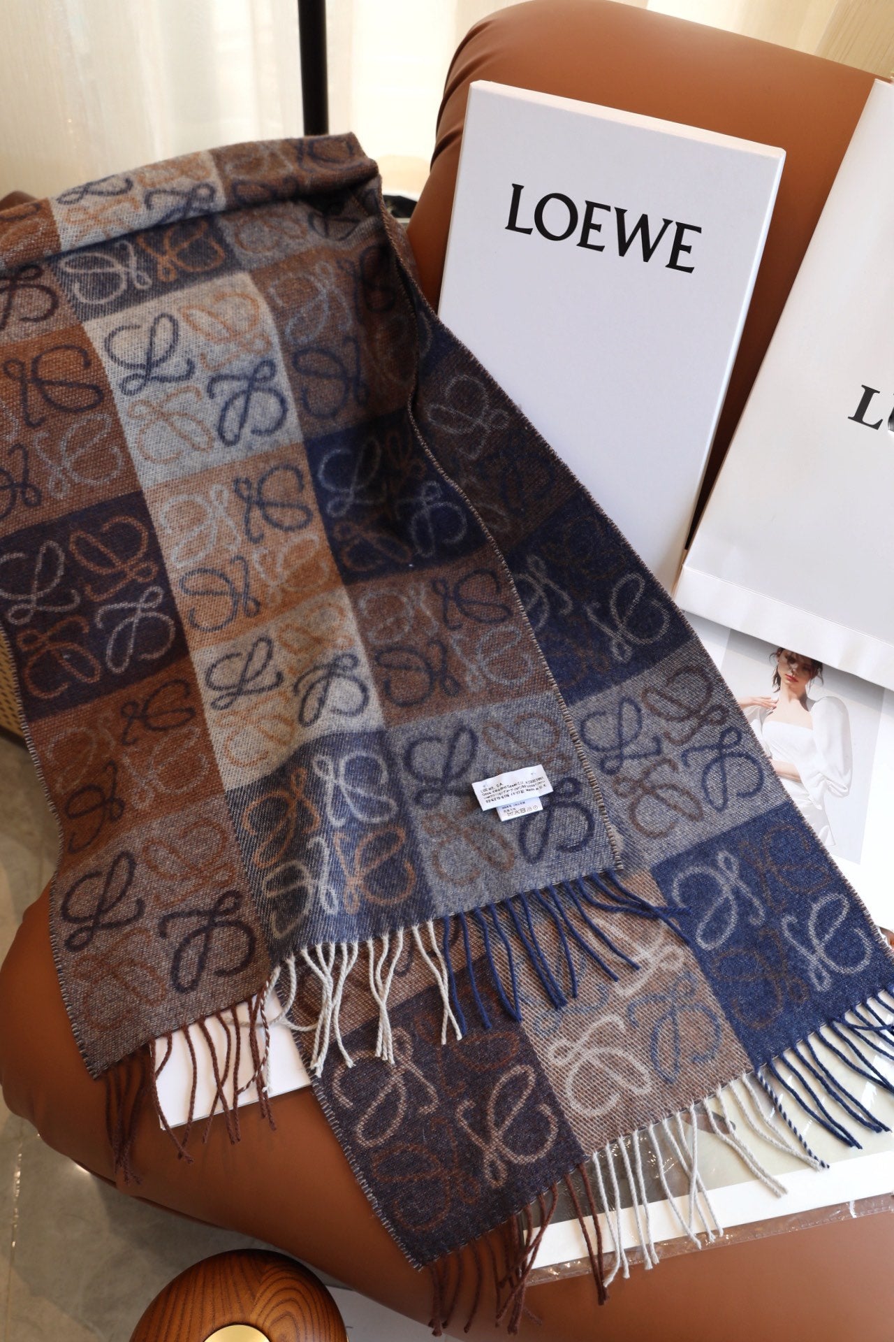 175RA13WDE Stylish Winter Scarves