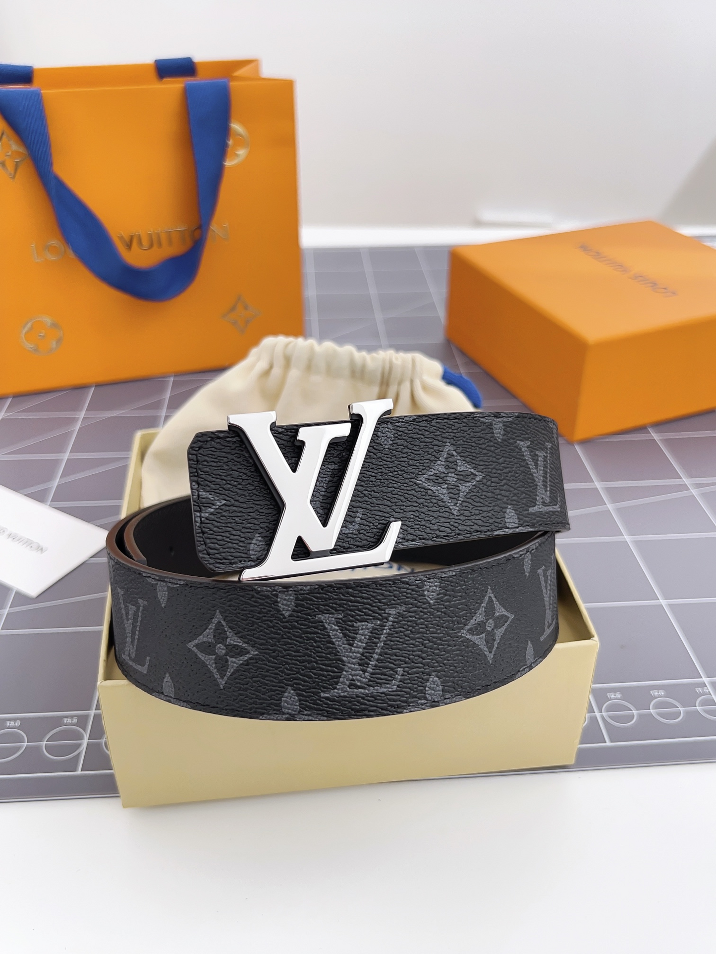 165XE1PDE Stylish high-quality leather belt