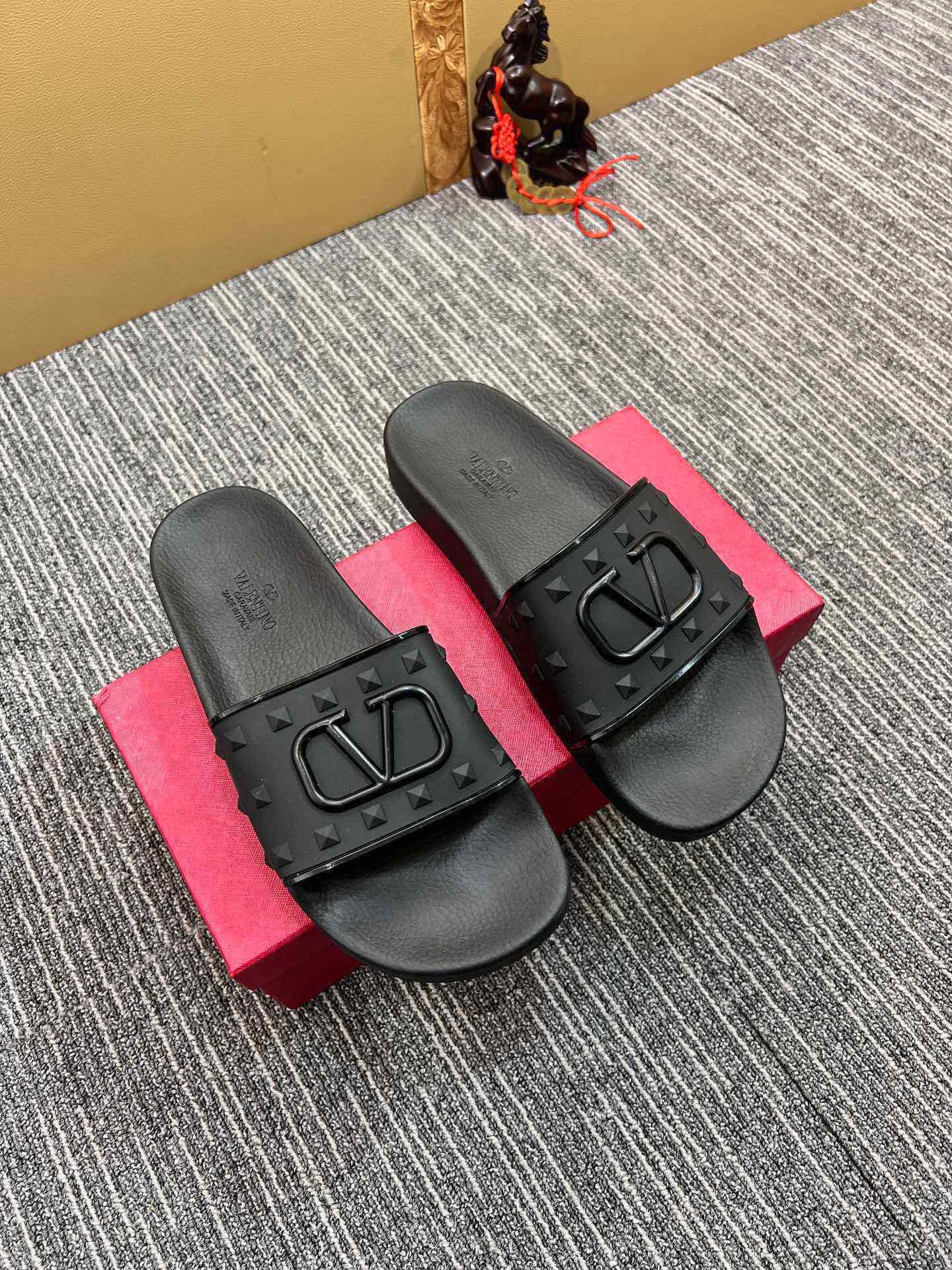 54VL52ZDE Stylish slippers