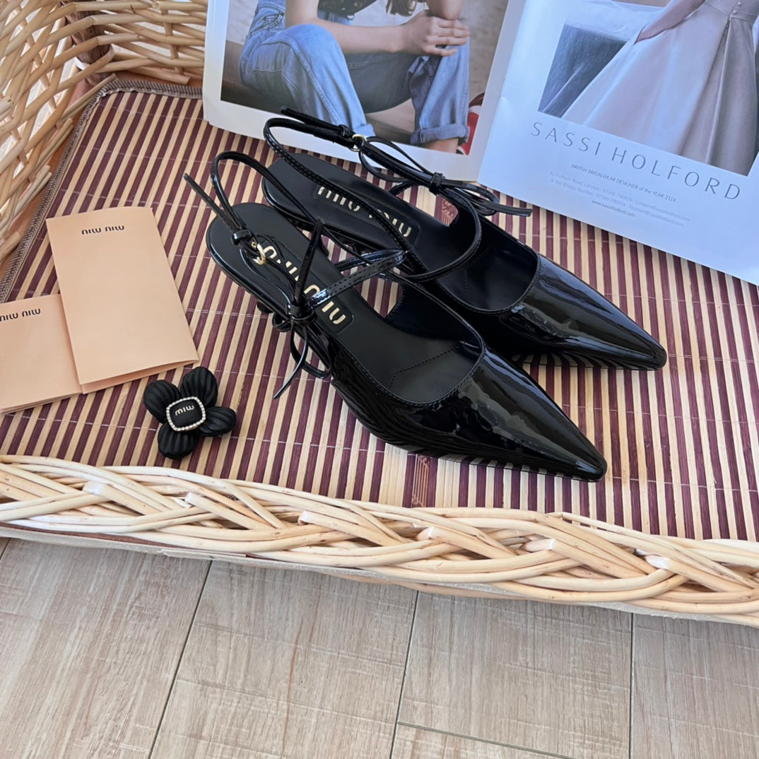 14A196ZDE Stylish High heels Heel height 5cm