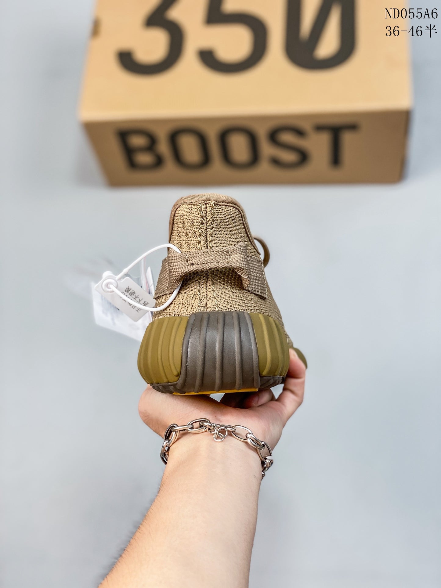 4YA74ZDE Stylish Sneakers (No Box, August-October Big Sale)