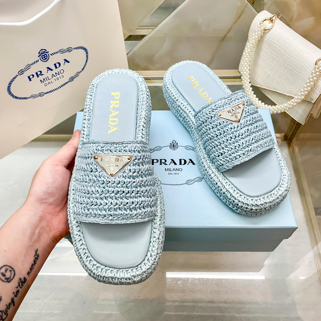 14PD22ZDE Stylish slippers