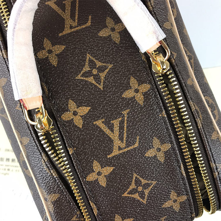 1E870BDE Stylish leather bag