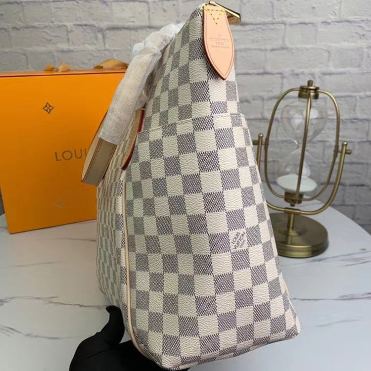 2E108BDE Stylish leather bag