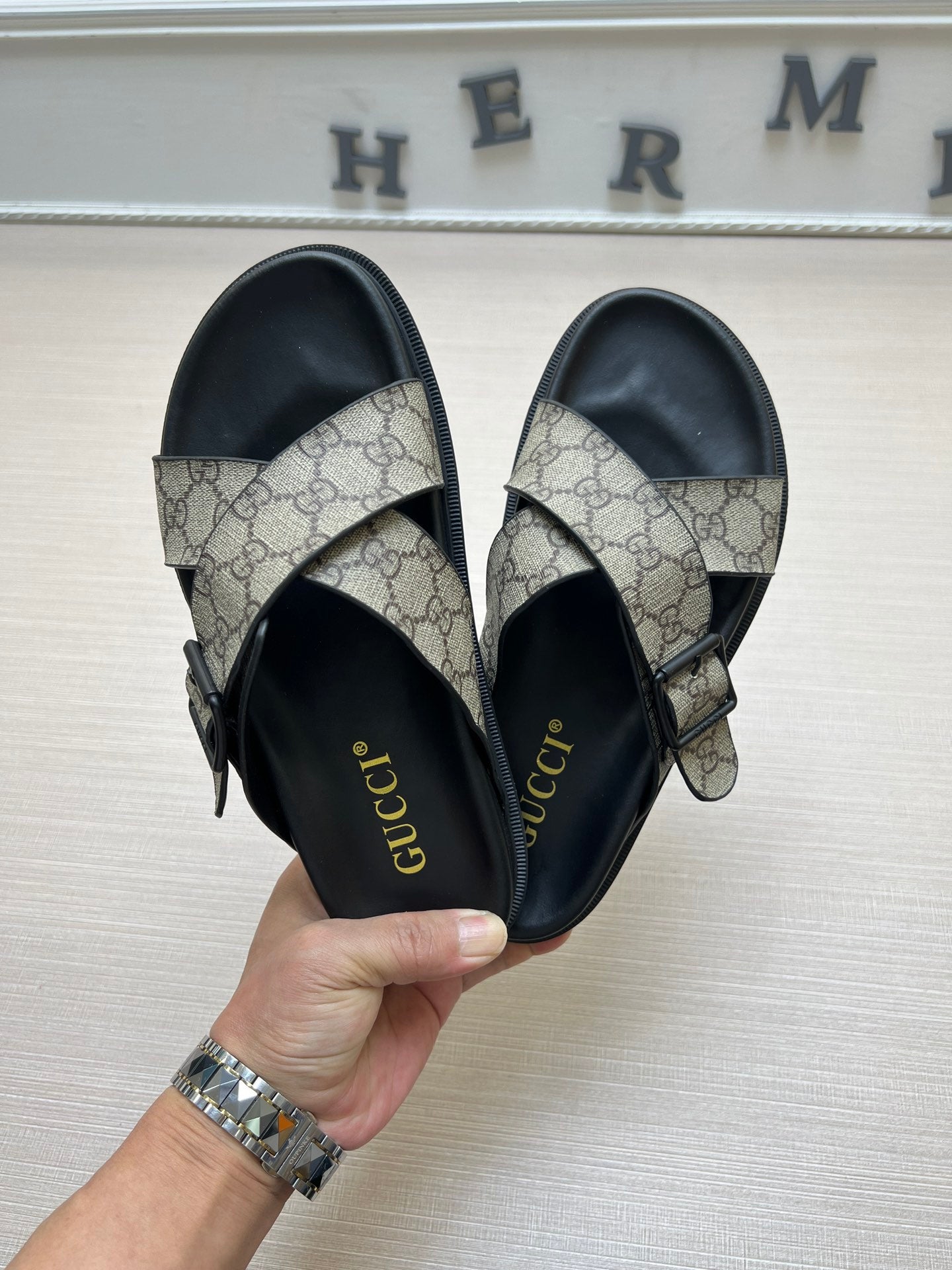 54B90ZDE Stylish slippers