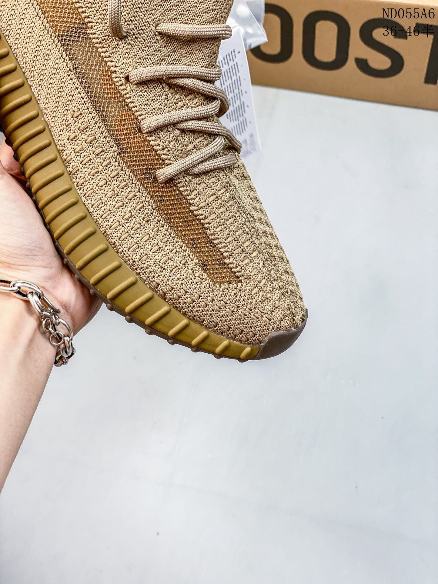 4YA74ZDE Stylish Sneakers (No Box, August-October Big Sale)