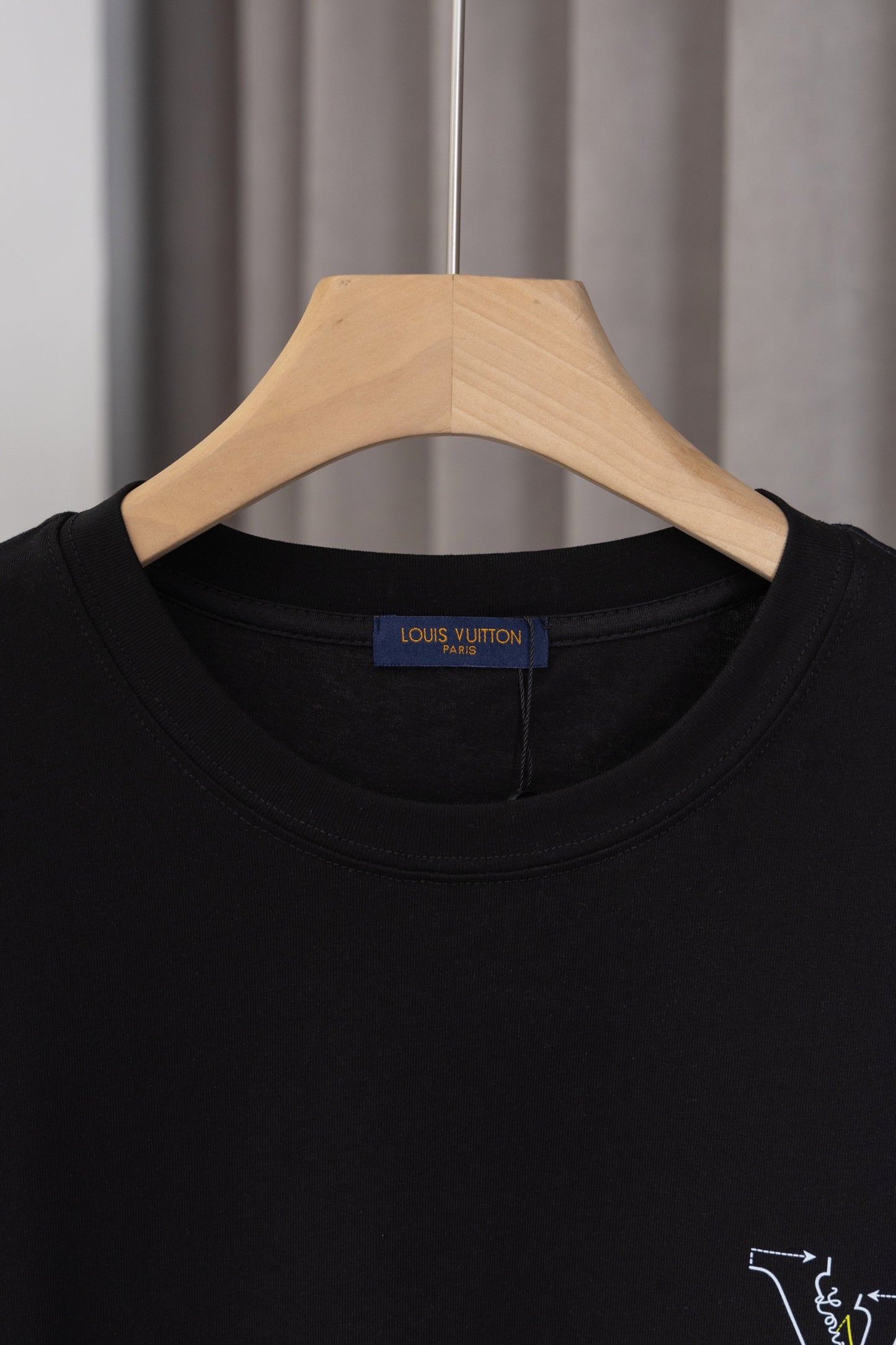 1ZE561UDE Stylish T-shirts