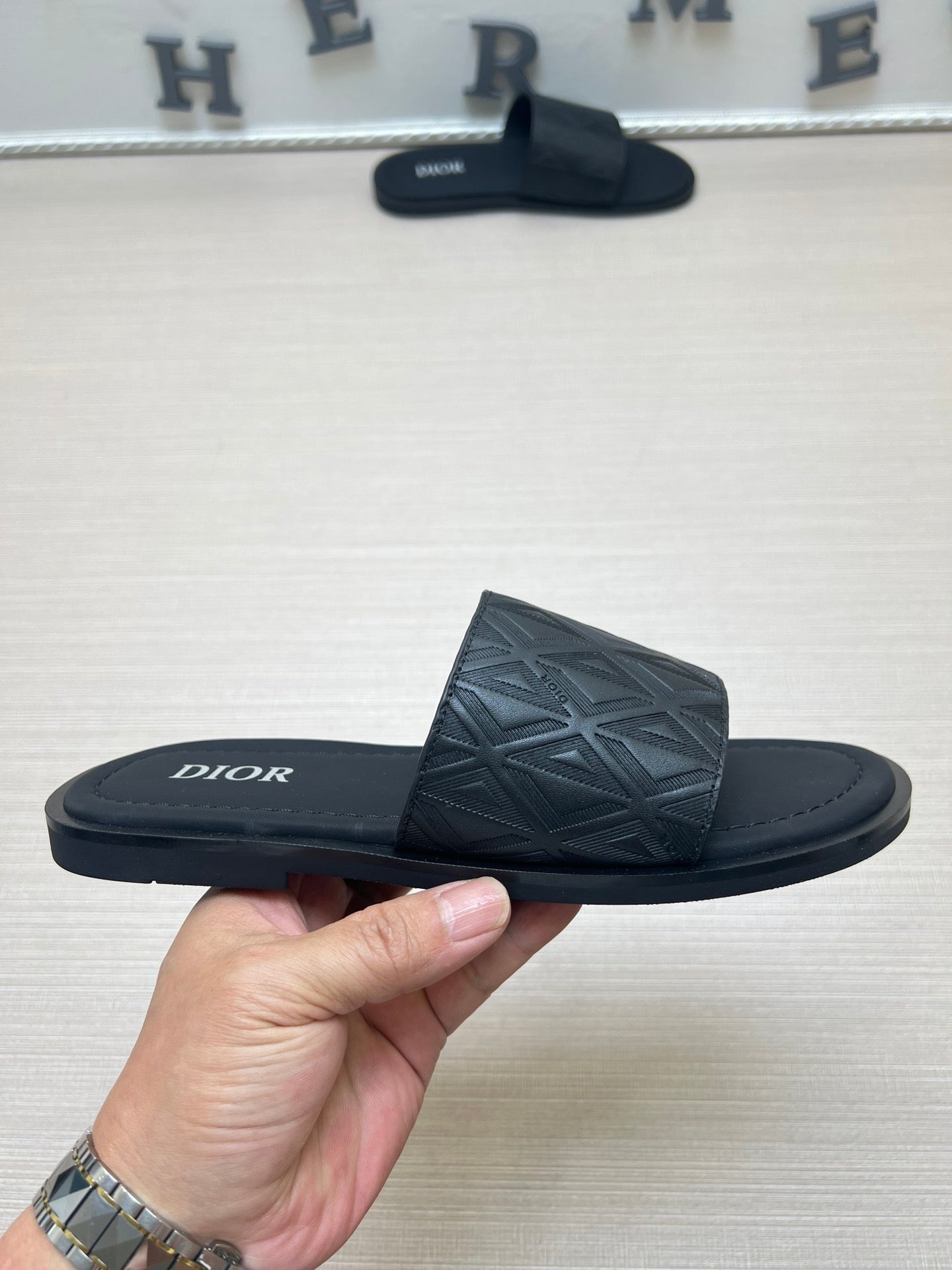 54D78ZDE Stylish slippers