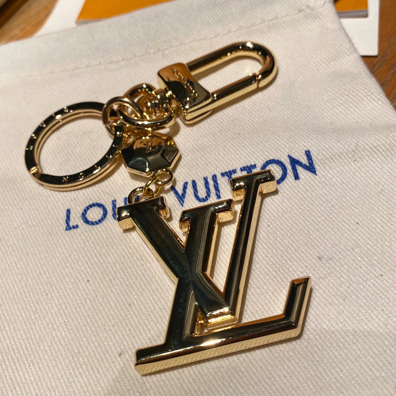 1E14ADE Stylish Keychains