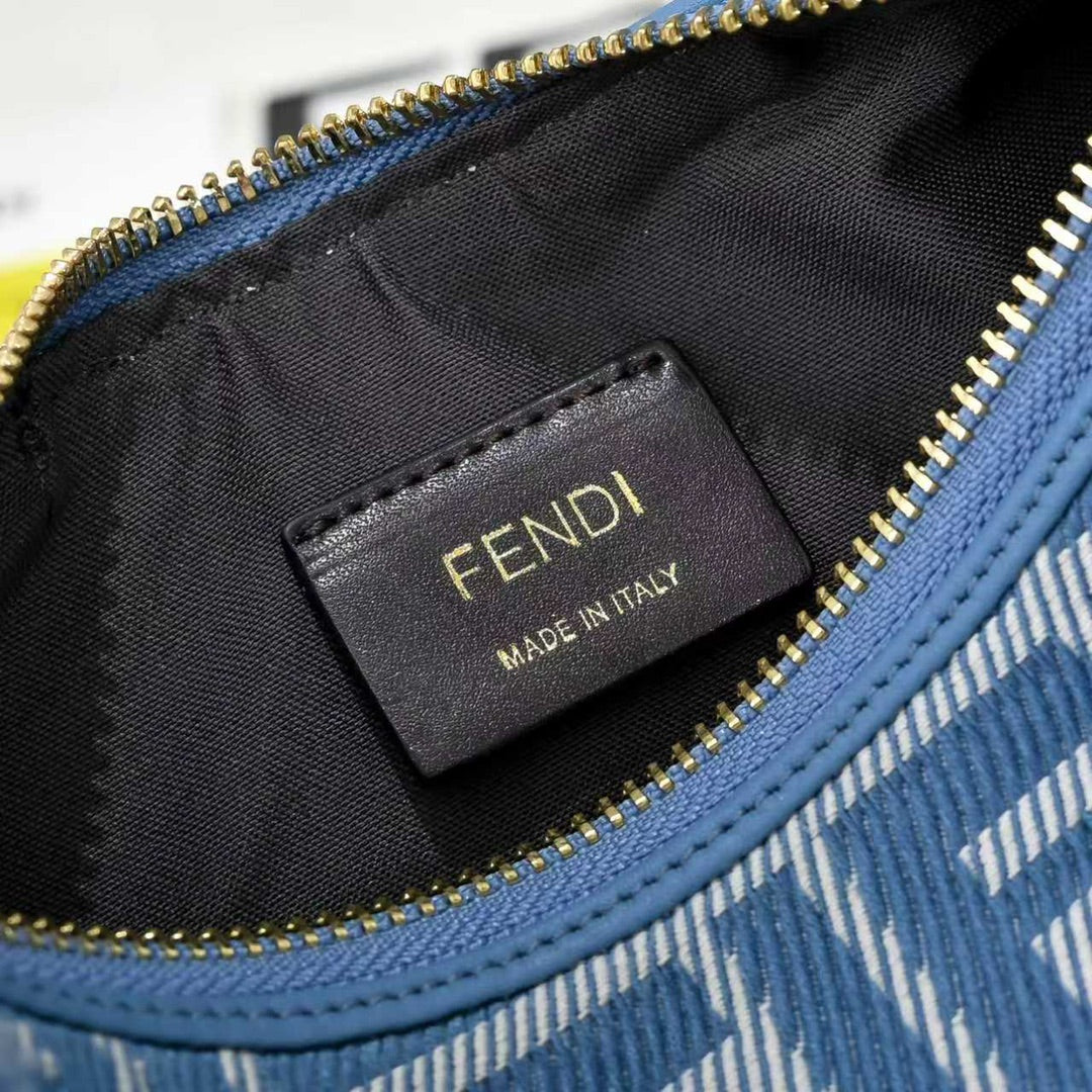 15RF8BDE Stylish leather bag