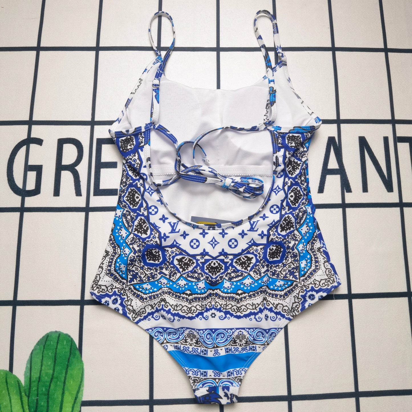 14E126YDE Stylish Bikini swimsuit