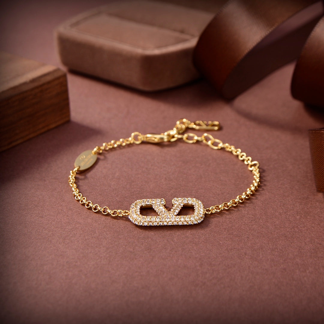 1YVL243KDE Stylish Bracelets
