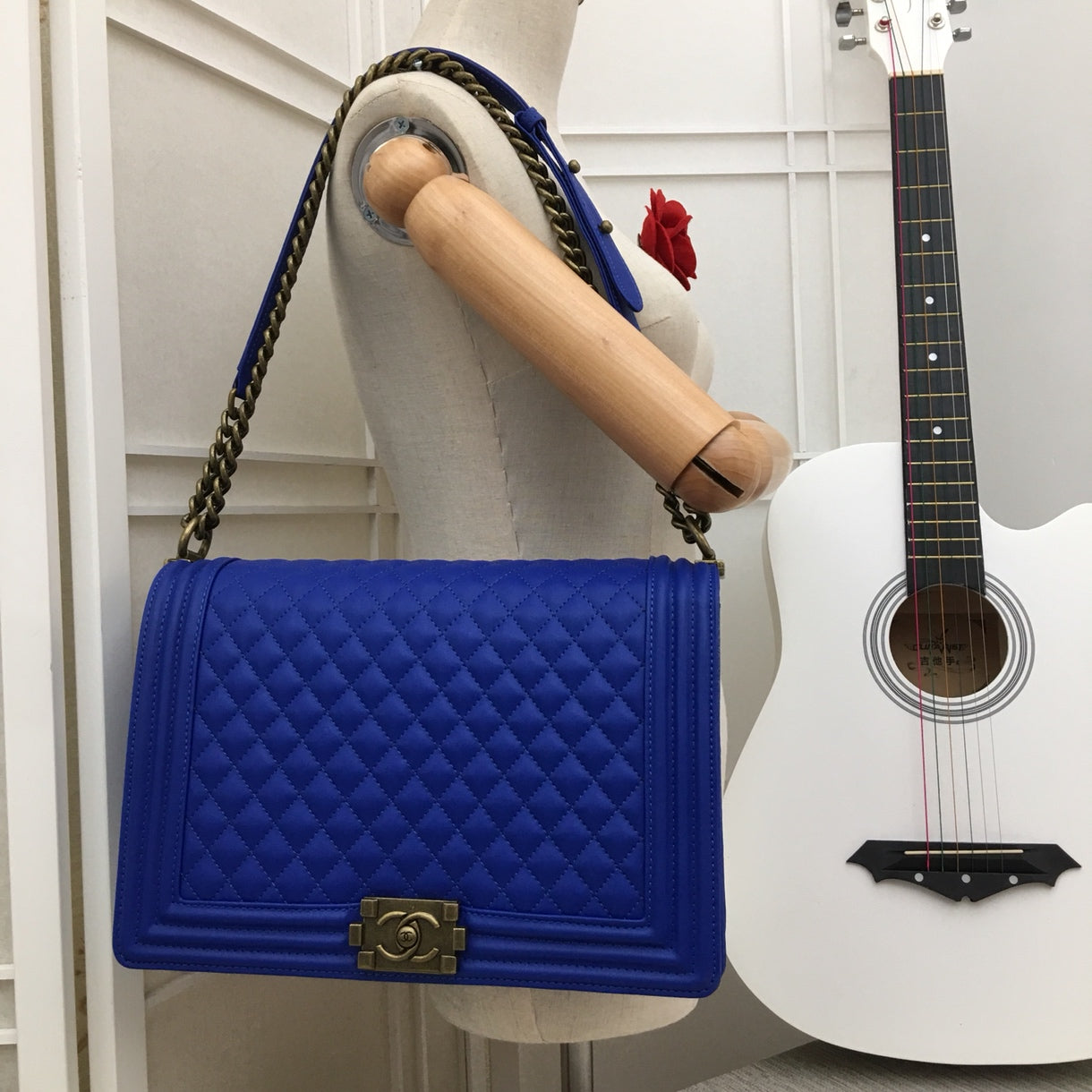 5C60BDE Stylish leather bag