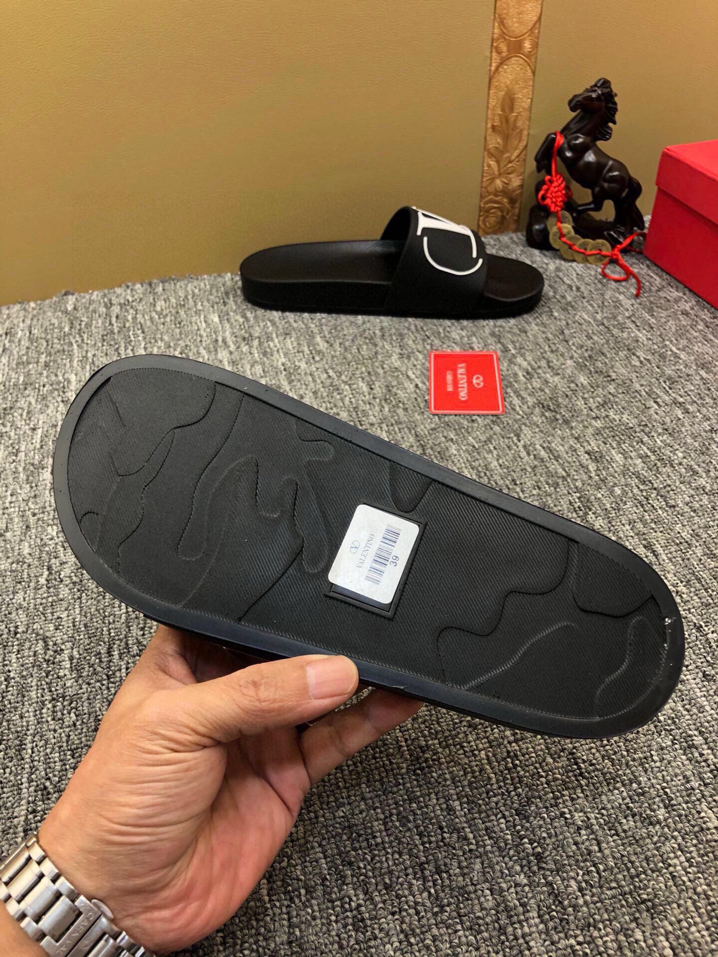 54VL52ZDE Stylish slippers