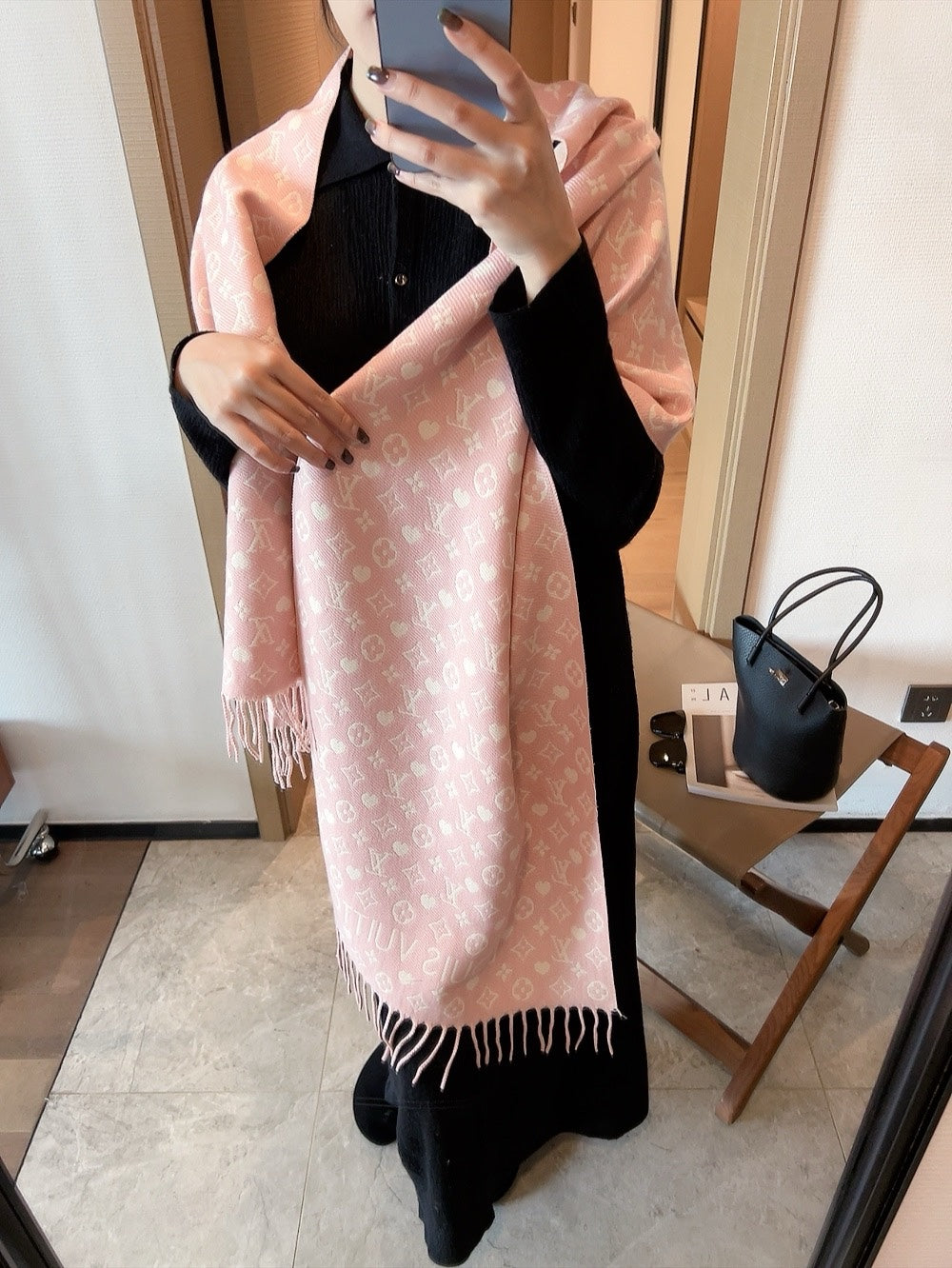 185ZE11WDE Stylish Winter Scarves